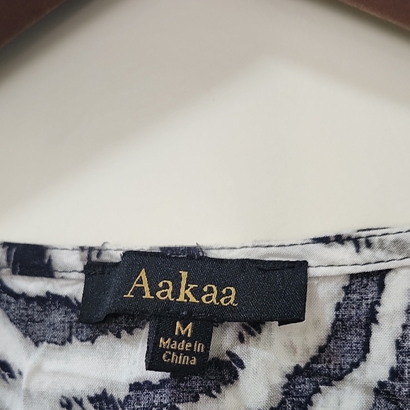 Zebra Print Maxi Dress – Flowy, Elegant & Trendy Opening on One Side - Picture 2 of 11